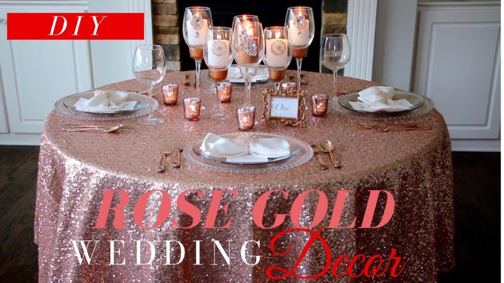 Vidéo rose gold and burgundy wedding table decorations