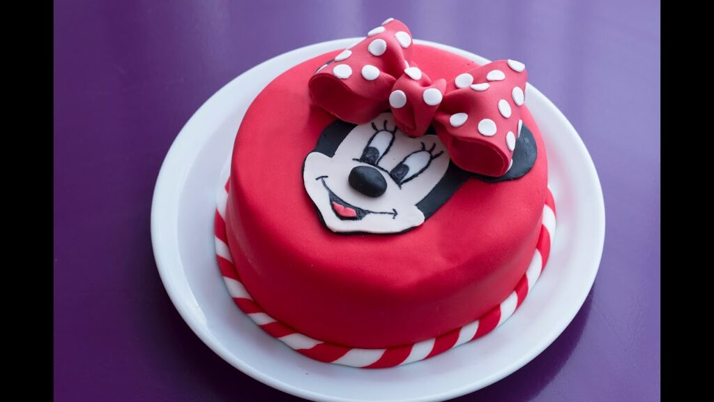 Vidéo decoration mickey pour gateau anniversaire