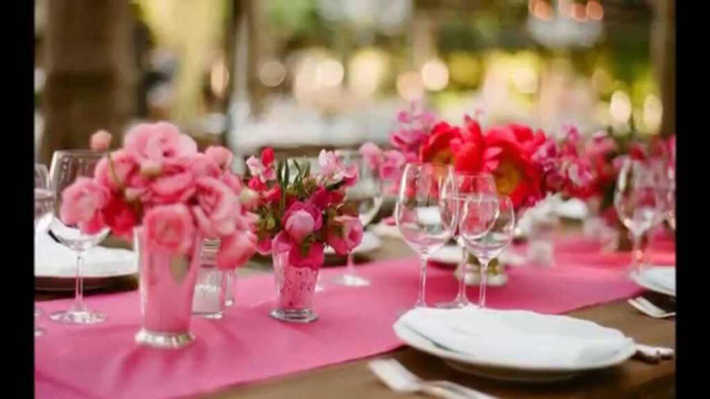 Vidéo decoration salle de mariage rose et gris