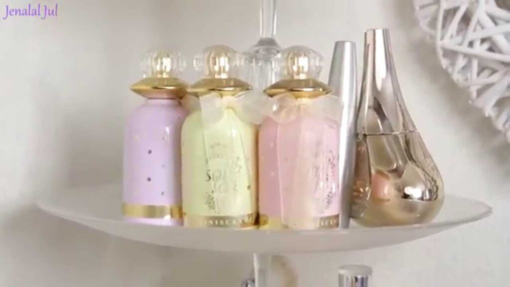 Vidéo grosse bouteille de parfum decoration